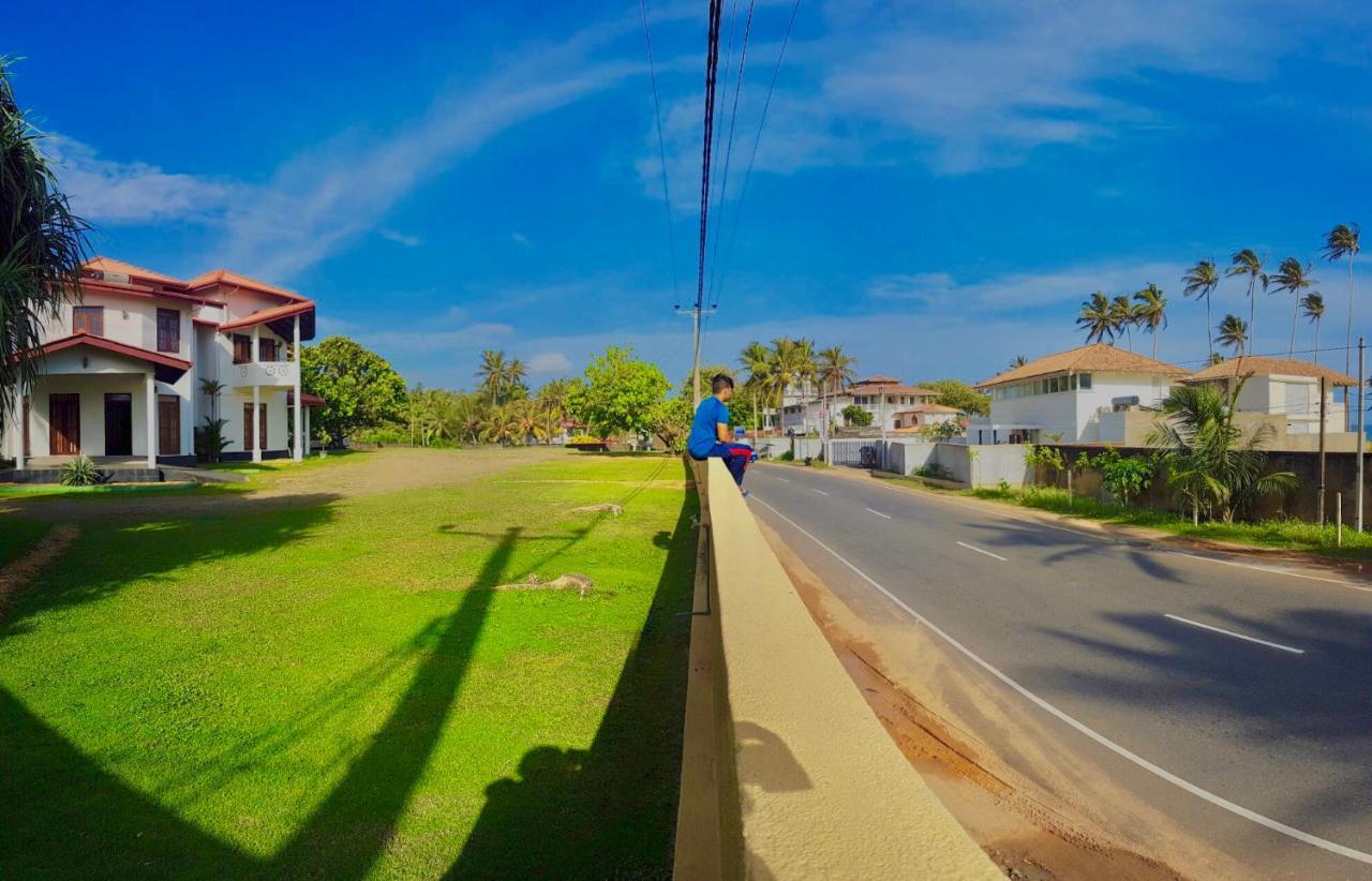 Thalpe Heights Hotel Unawatuna Bagian luar foto