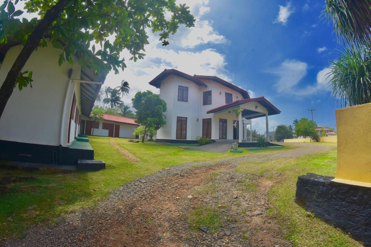 Thalpe Heights Hotel Unawatuna Bagian luar foto